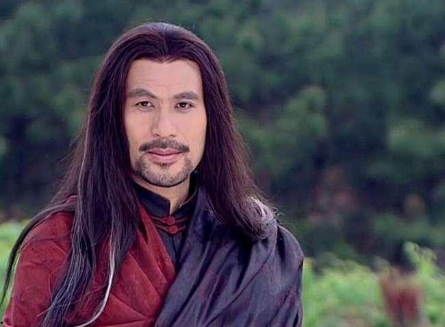 徐锦江图片,硬汉形象背后的艺术人生